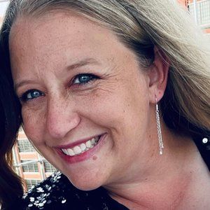 Meet your Posher, Cassandra